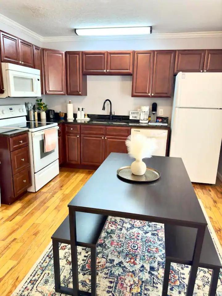Cozy 2 Bedroom Townhouse Near Lake And Restaurants Гантерсвилл Экстерьер фото